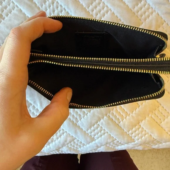 LIKE NEW! Coach Black Leather Wristlet with Gold Hardware - Picture 2 of 9